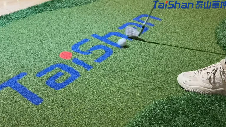 Césped sintético para mini golf y áreas recreativas